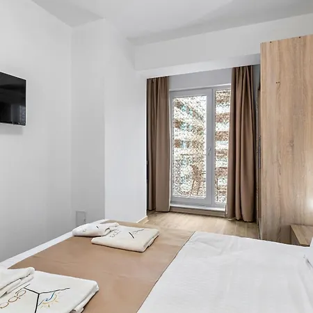 Crystal - Infinity Pool & アパート ナボダリ