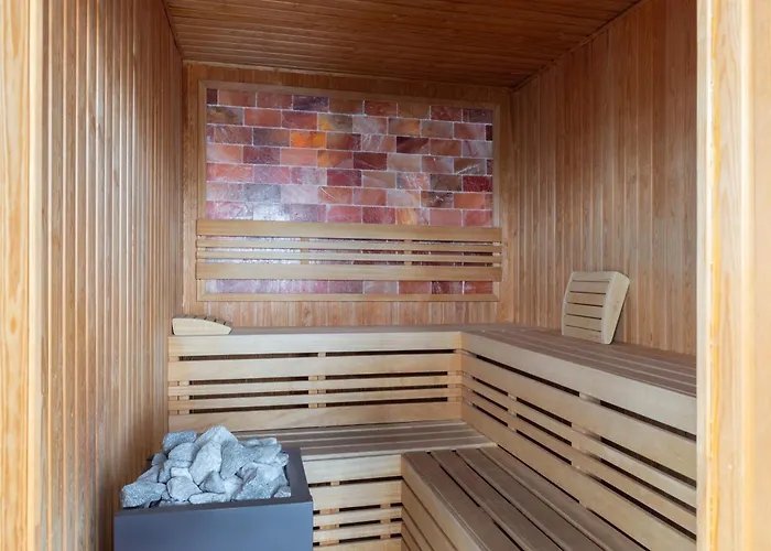 Crystal - Infinity Pool &