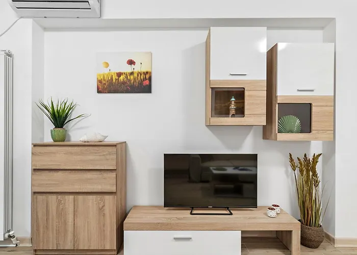 Crystal - Infinity Pool & Năvodari