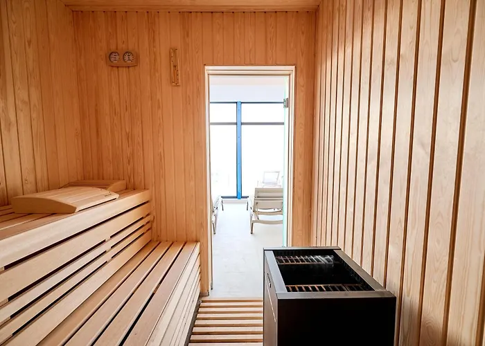 Crystal - Infinity Pool &