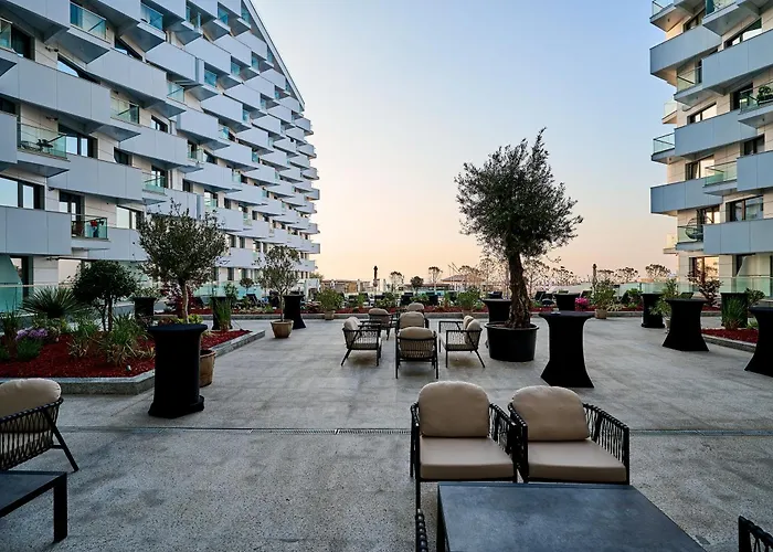 Crystal - Infinity Pool & Apartament *