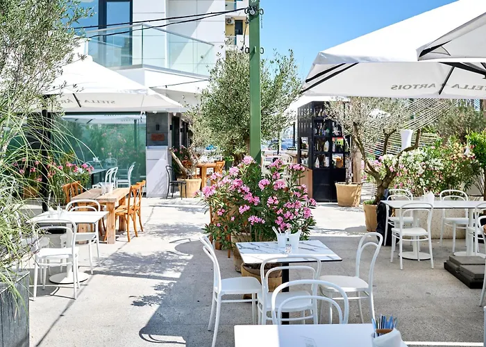 Crystal - Infinity Pool &