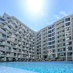 Crystal In Infinity Pool & Appartement