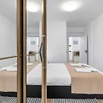 Crystal In Infinity Pool & Appartement