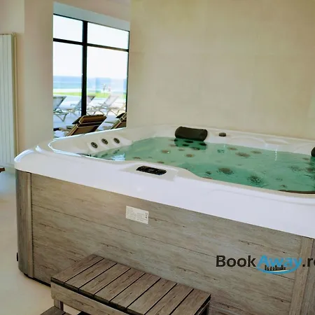 Crystal - Infinity Pool & Apartment *