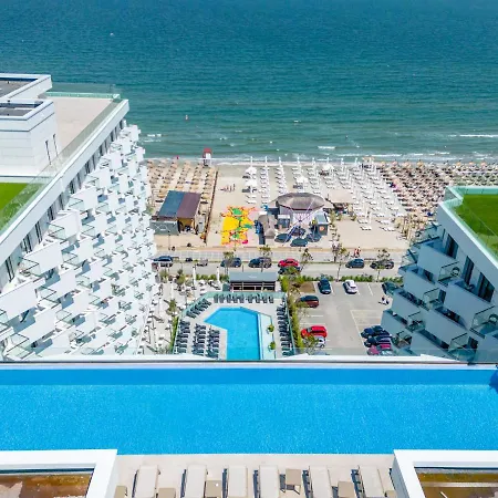 Crystal - Infinity Pool & Apartmán *