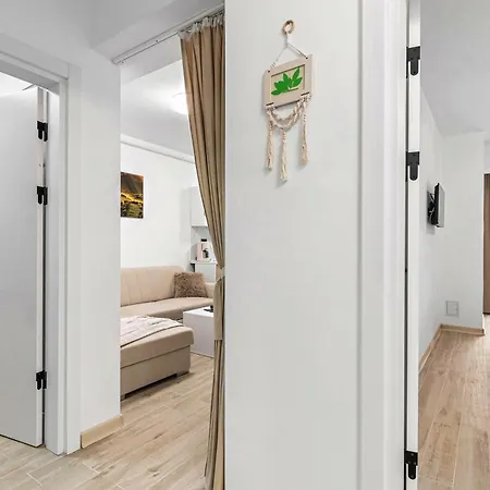 Crystal - Infinity Pool & Apartman