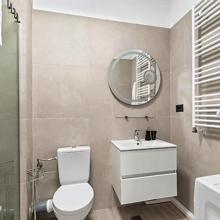 Crystal - Infinity Pool & Apartman Năvodari