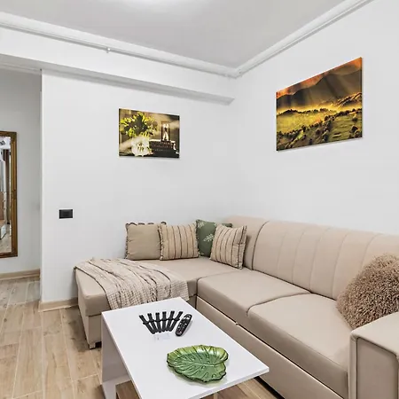 Crystal - Infinity Pool & Năvodari