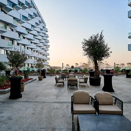 Crystal - Infinity Pool & Apartman *