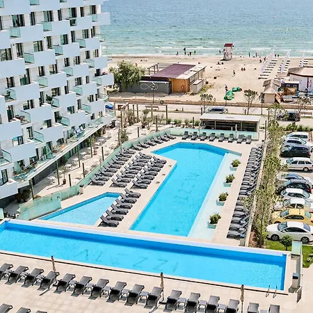 Crystal In Infinity Pool & Appartement Năvodari