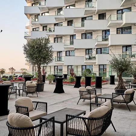 Crystal - Infinity Pool & *