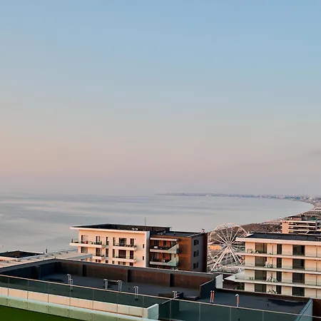 Crystal - Infinity Pool & *