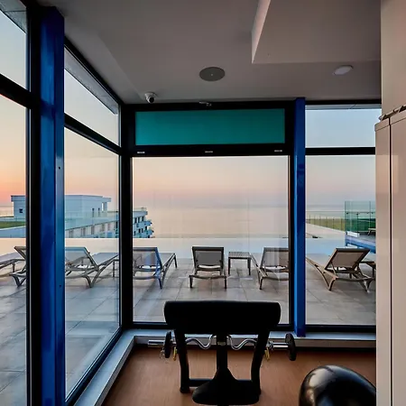 Crystal - Infinity Pool & Apartment *