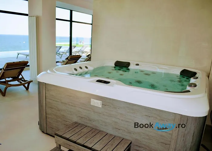 Crystal - Infinity Pool & شقة *